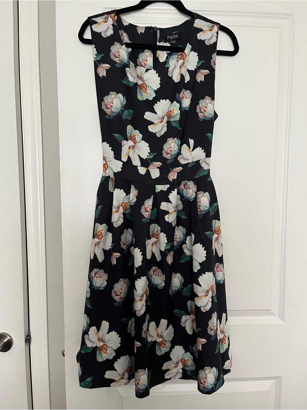 Papillon Floral Sleeveless Box Pleat Dress with Pockets
